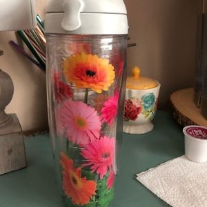 Tervis daisy water bottle